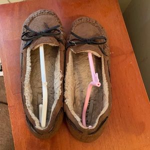 Airwalk Moccasin slippers
